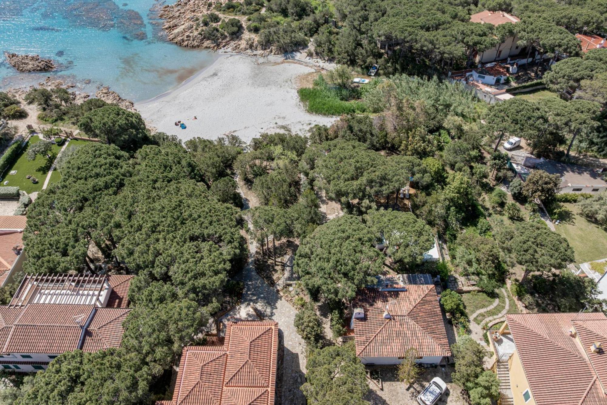 Casa Donatella, In Riva Al Mare! Villa Cala Liberotto Exteriör bild